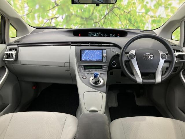 2011 Toyota Prius – thumbnail 2