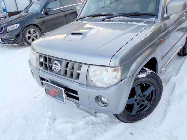 2011 Nissan Kix – thumbnail 2
