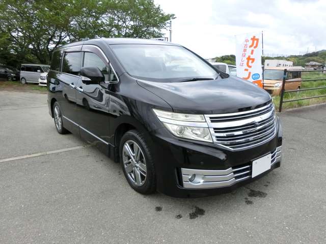 2011 Nissan Elgrand – thumbnail 3