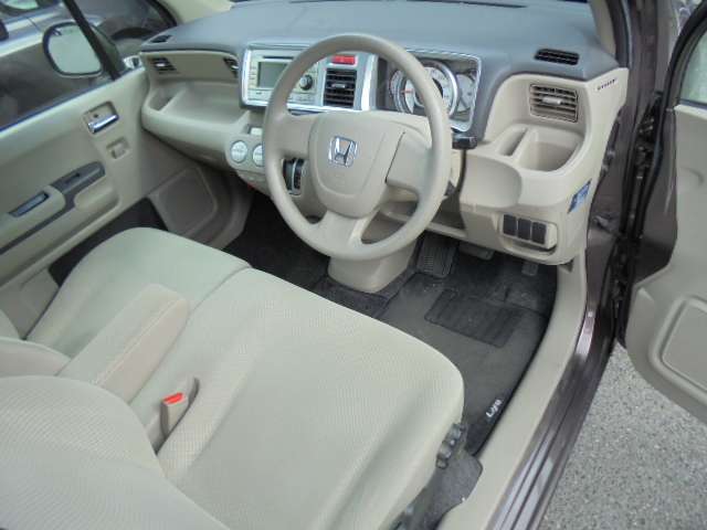 2011 Honda Life – thumbnail 3