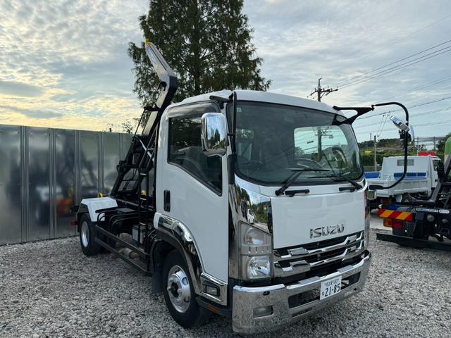 2009 Isuzu Forward – thumbnail 2