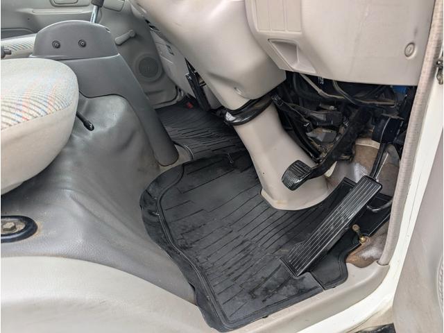 2003 Toyota ToyoAce – thumbnail 2