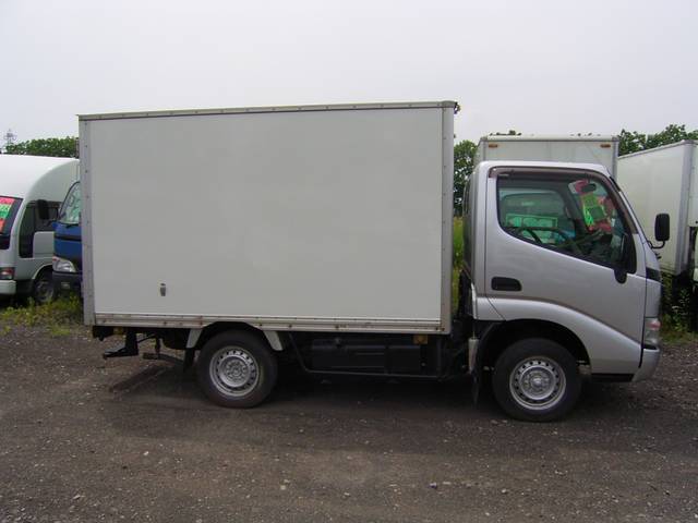 2001 Toyota Dyna – thumbnail 3