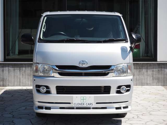 2009 Toyota Regius Ace – thumbnail 3