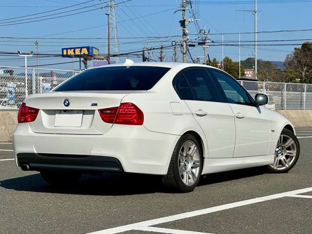 2010 BMW 3 Series – thumbnail 2