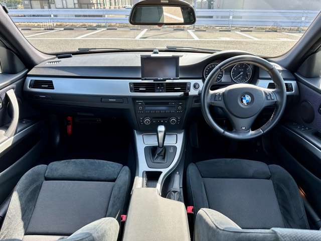 2010 BMW 3 Series – thumbnail 3
