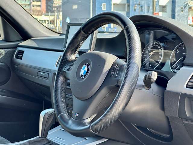 2010 BMW 3 Series – thumbnail 4