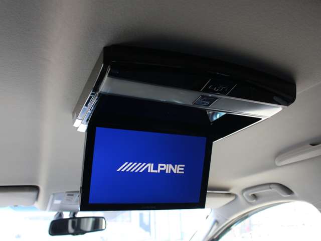 2011 Toyota Vellfire – thumbnail 4