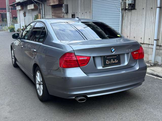 2011 BMW 3 Series – thumbnail 4