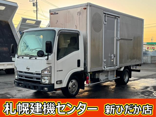 2011 Nissan Atlas