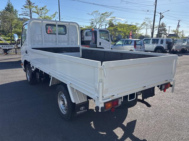 2011 Toyota Dyna – thumbnail 3