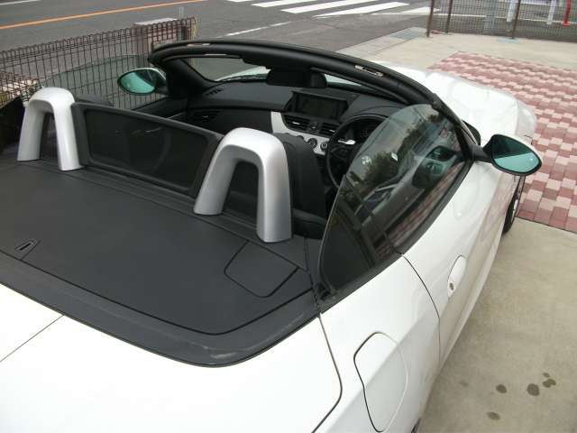2010 BMW Z4 – thumbnail 4