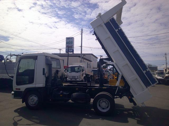 2006 Isuzu Forward – thumbnail 4