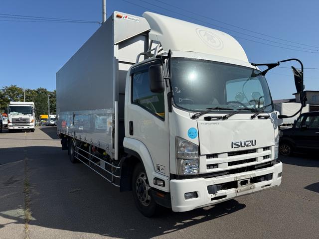 2009 Isuzu Forward – thumbnail 2