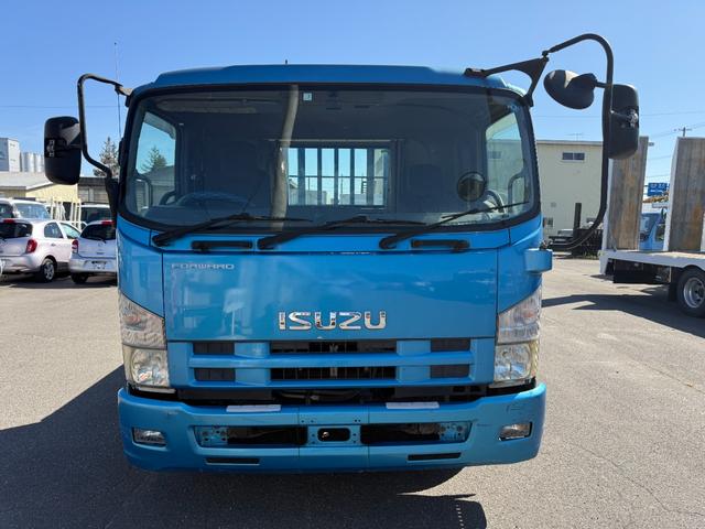 2010 Isuzu Forward – thumbnail 3