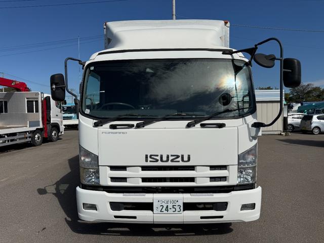 2008 Isuzu Forward – thumbnail 3