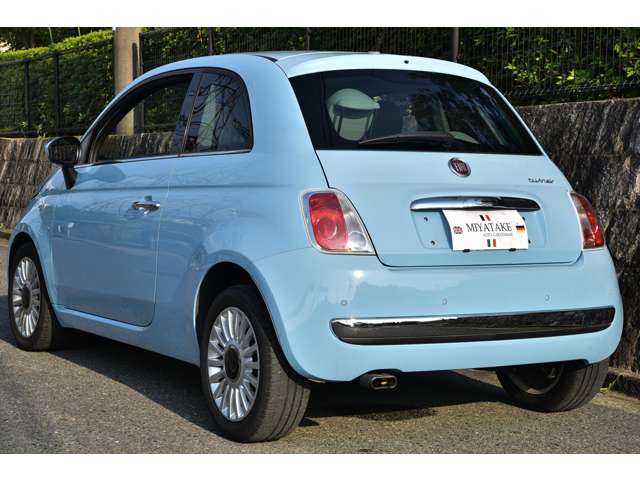 2011 Fiat 500 – thumbnail 2