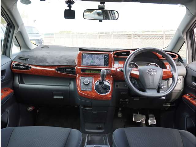 2009 Toyota Wish – thumbnail 4