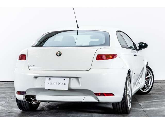 2010 Alfa Romeo GT – thumbnail 3