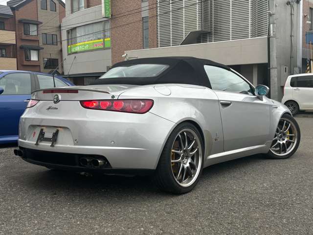 2009 Alfa Romeo Spider – thumbnail 2
