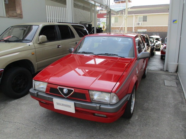 1990 Alfa Romeo 75