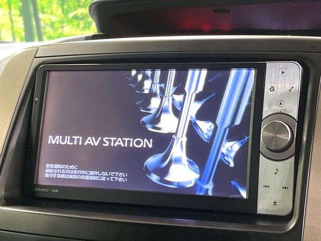 2011 Toyota Noah – thumbnail 3