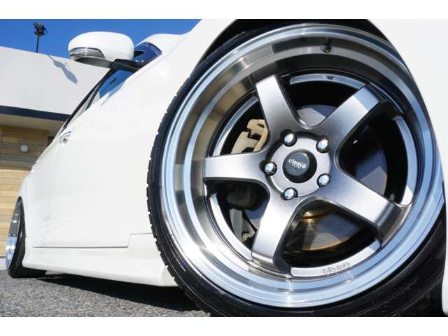 2011 Toyota Mark X – thumbnail 2