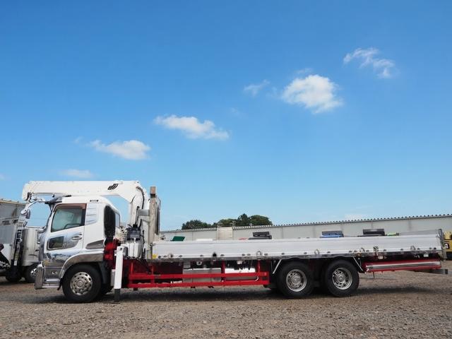 2011 UD Trucks Quon – thumbnail 3
