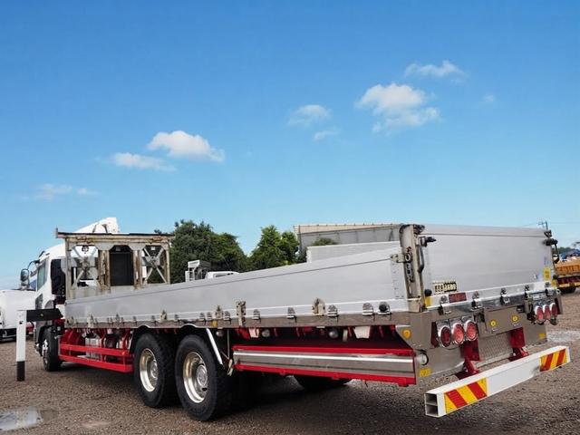 2011 UD Trucks Quon – thumbnail 4