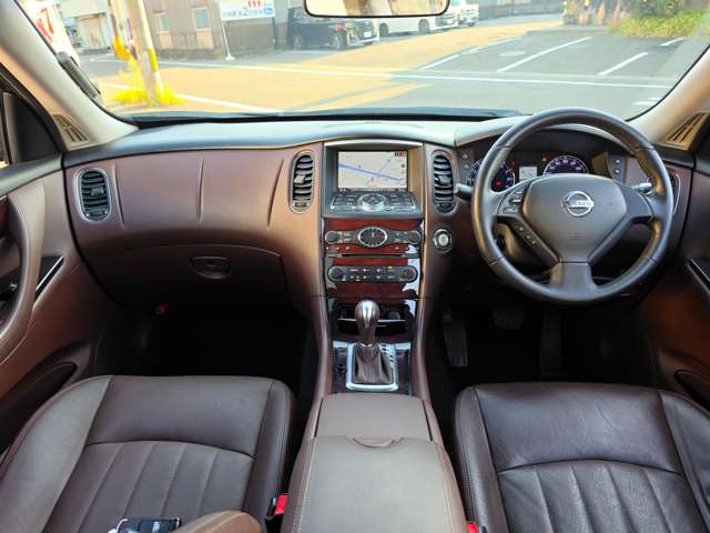 2011 Nissan Skyline Crossover – thumbnail 3
