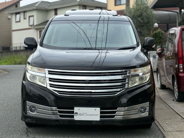 2011 Nissan Elgrand – thumbnail 2