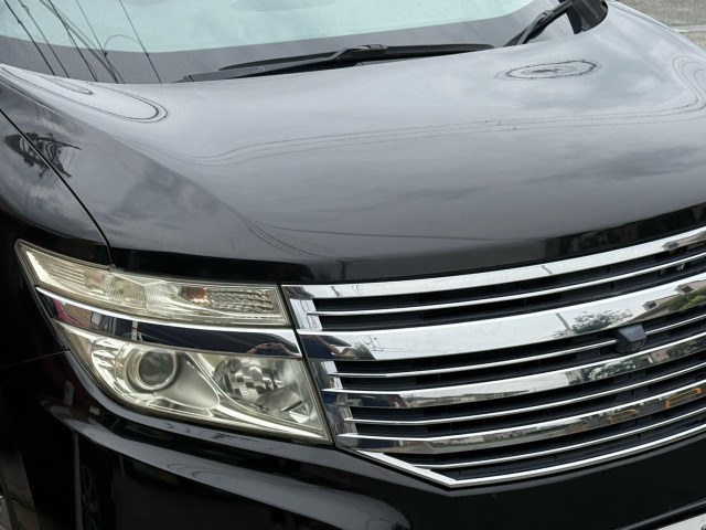 2011 Nissan Elgrand – thumbnail 3