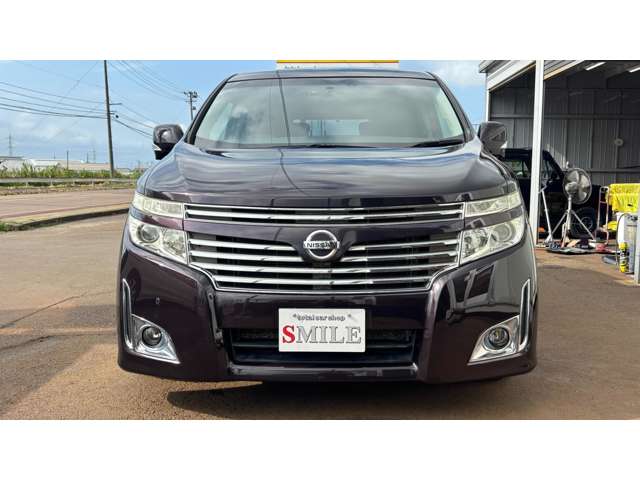 2011 Nissan Elgrand – thumbnail 2