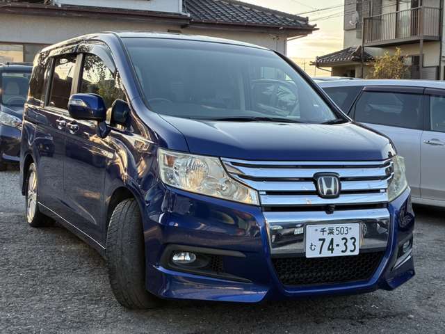 2010 Honda Stepwgn – thumbnail 3