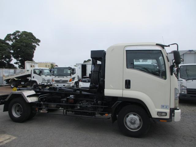 2011 Isuzu Forward – thumbnail 3