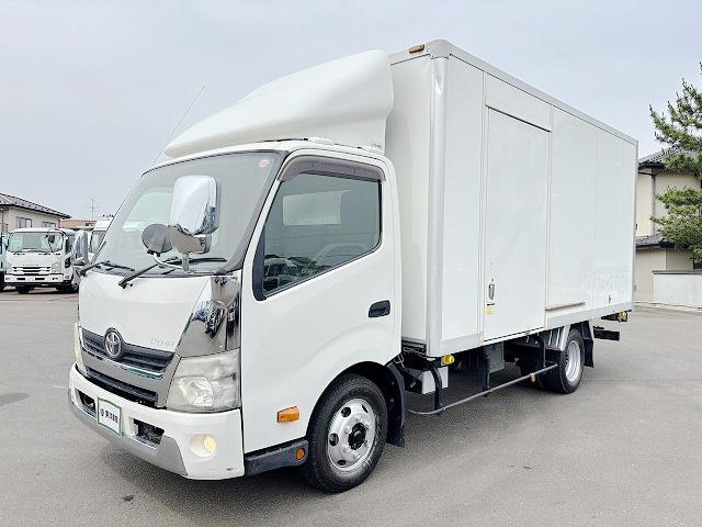 2011 Toyota Dyna – thumbnail 2