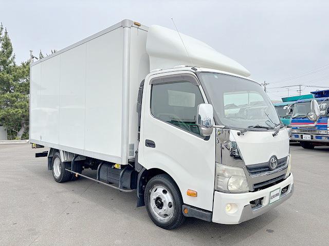 2011 Toyota Dyna – thumbnail 3