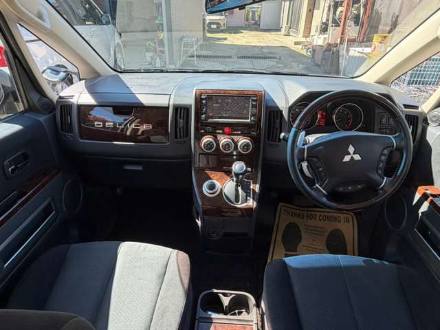 2009 Mitsubishi Delica D:5 – thumbnail 3