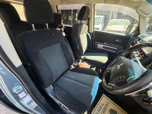 2009 Mitsubishi Delica D:5 – thumbnail 4