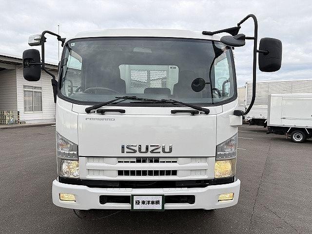 2011 Isuzu Forward – thumbnail 2
