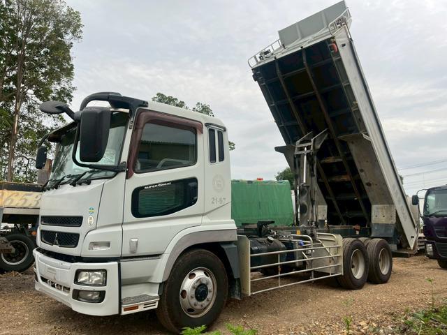 2010 Mitsubishi Fuso Super Great – thumbnail 2