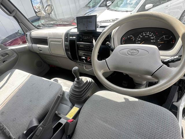 2003 Toyota ToyoAce – thumbnail 2