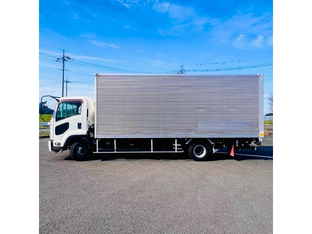 2011 Isuzu Forward – thumbnail 4