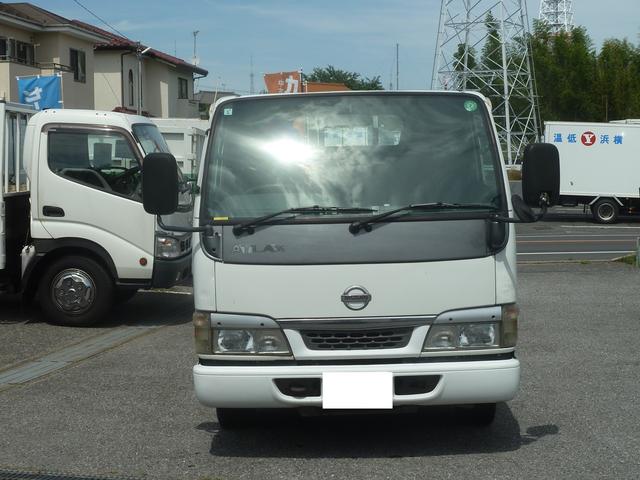 2004 Nissan Atlas – thumbnail 2