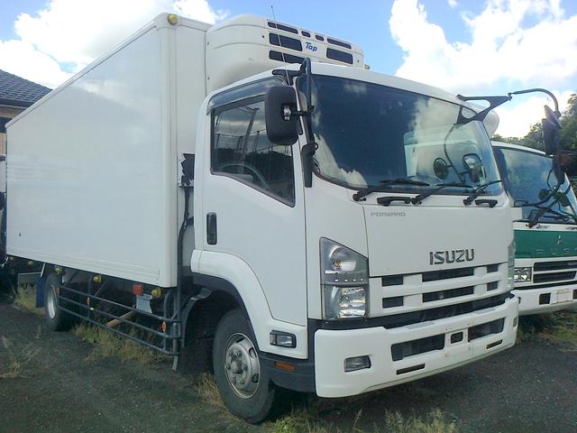 2008 Isuzu Forward – thumbnail 2