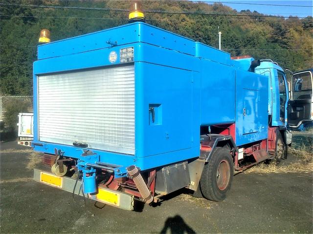 2002 Isuzu Forward – thumbnail 3