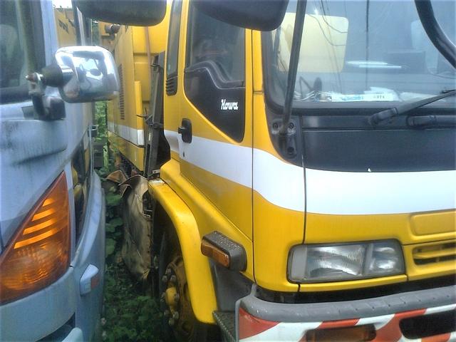 2004 Isuzu Forward – thumbnail 2