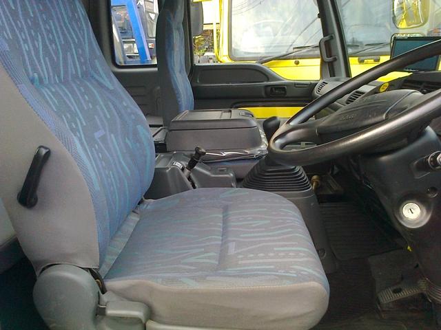 2003 Isuzu Forward – thumbnail 4