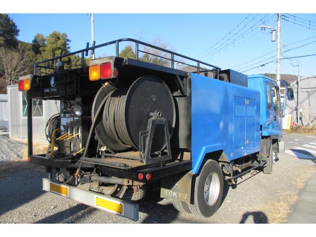 2004 Isuzu Forward – thumbnail 4