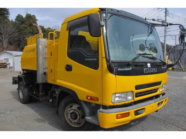 2005 Isuzu Forward – thumbnail 2